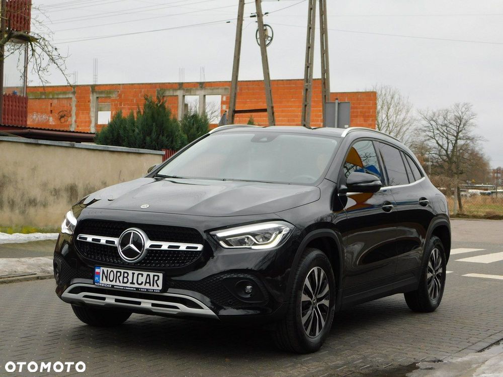 Mercedes-Benz GLA - 4