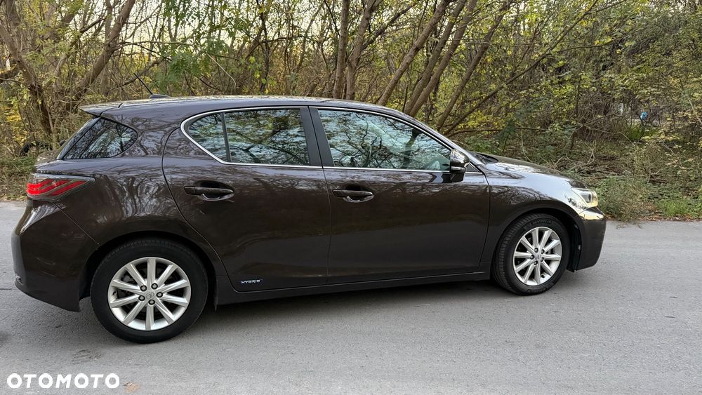 Lexus CT - 4