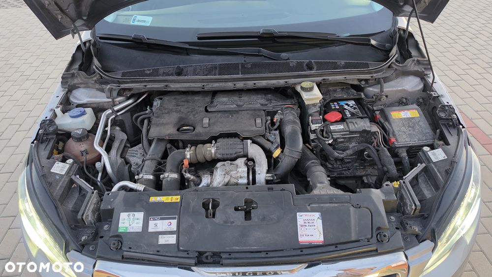 Peugeot 308 ver-1-6-e--hdi-allure-s-s - 9