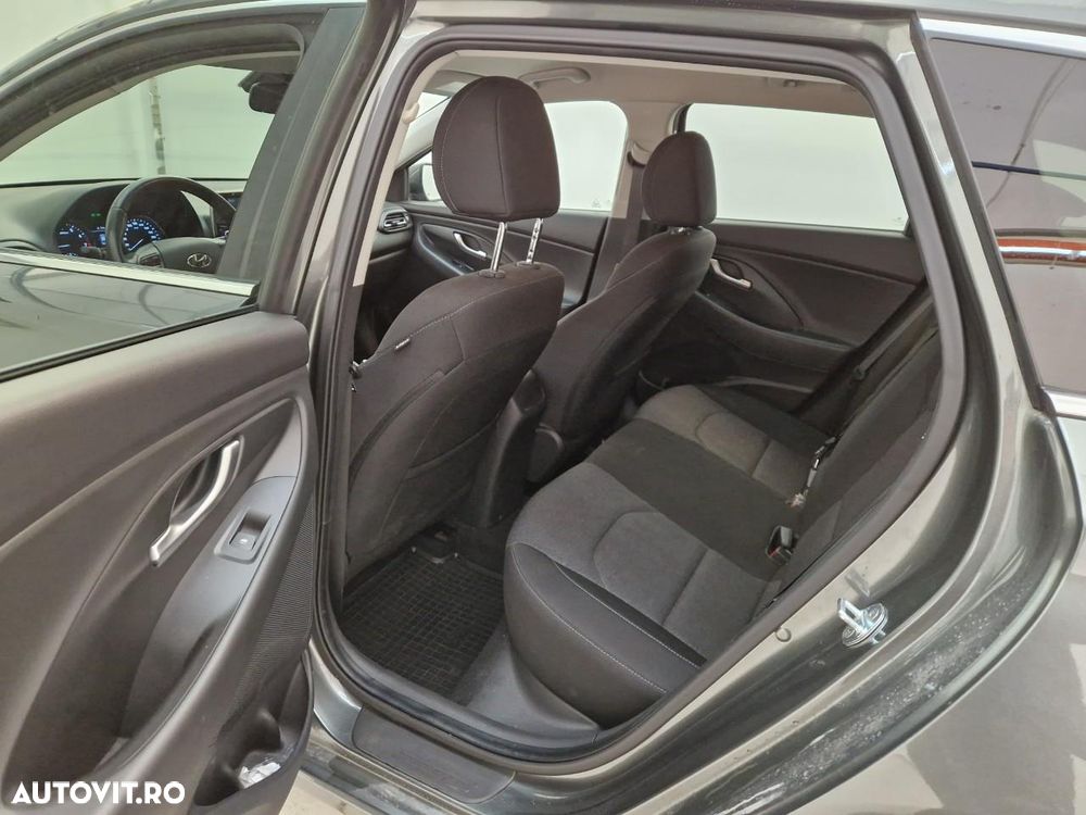 Hyundai i30 Wagon 1.5 110CP M/T Highway - 17