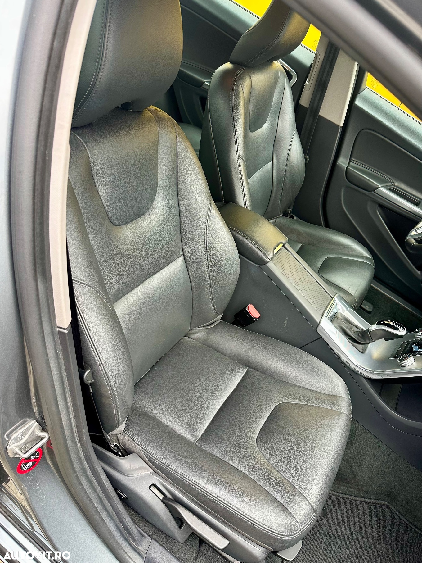 Volvo S60 T3 Powershift Kinetic - 8