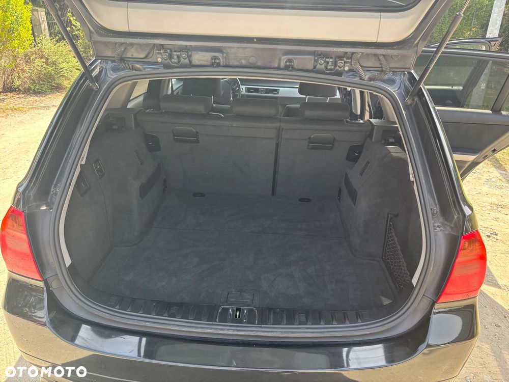 BMW Seria 3 320d - 12