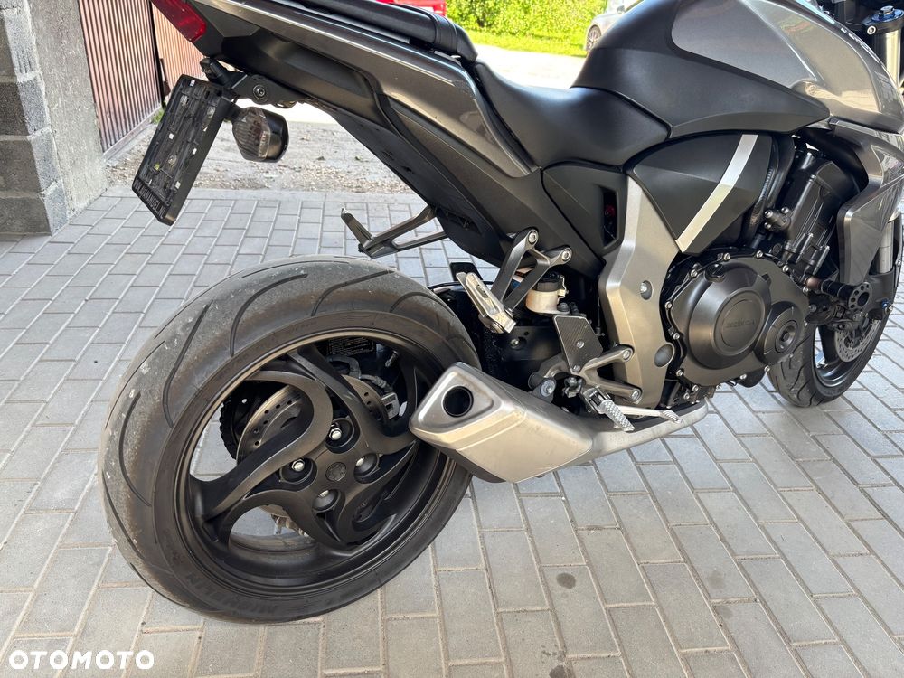 Honda CB - 12