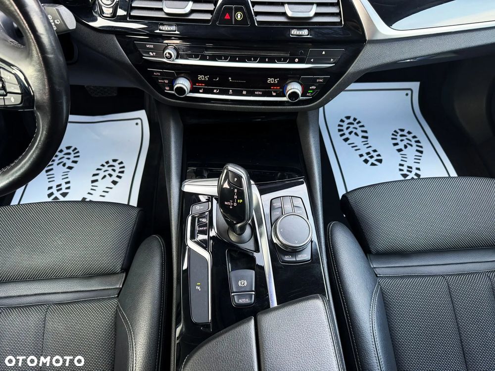 BMW Seria 5 520d M Sport Edition - 22