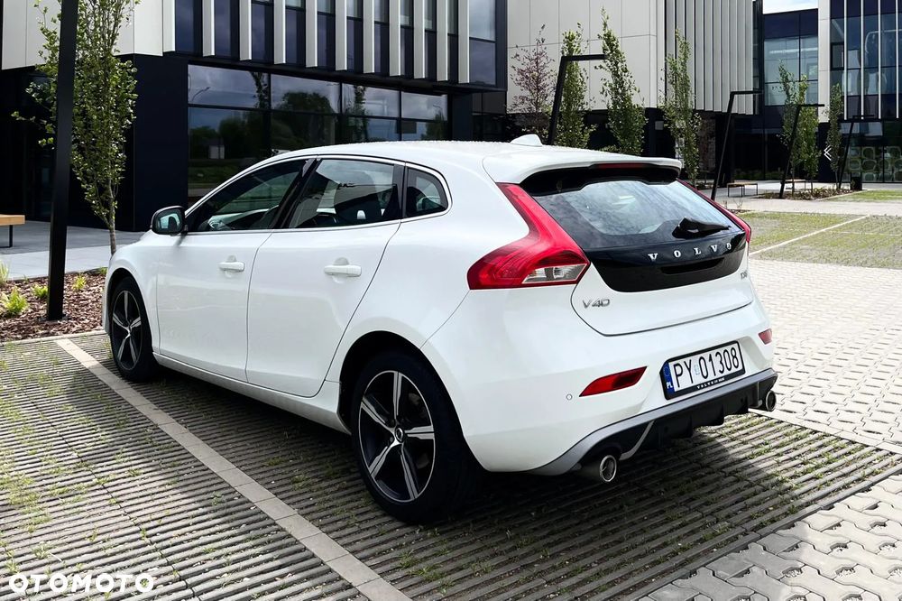 Volvo V40 T3 Drive-E R-Design Momentum - 5