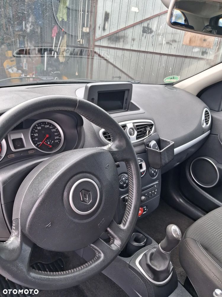 Renault Clio - 12