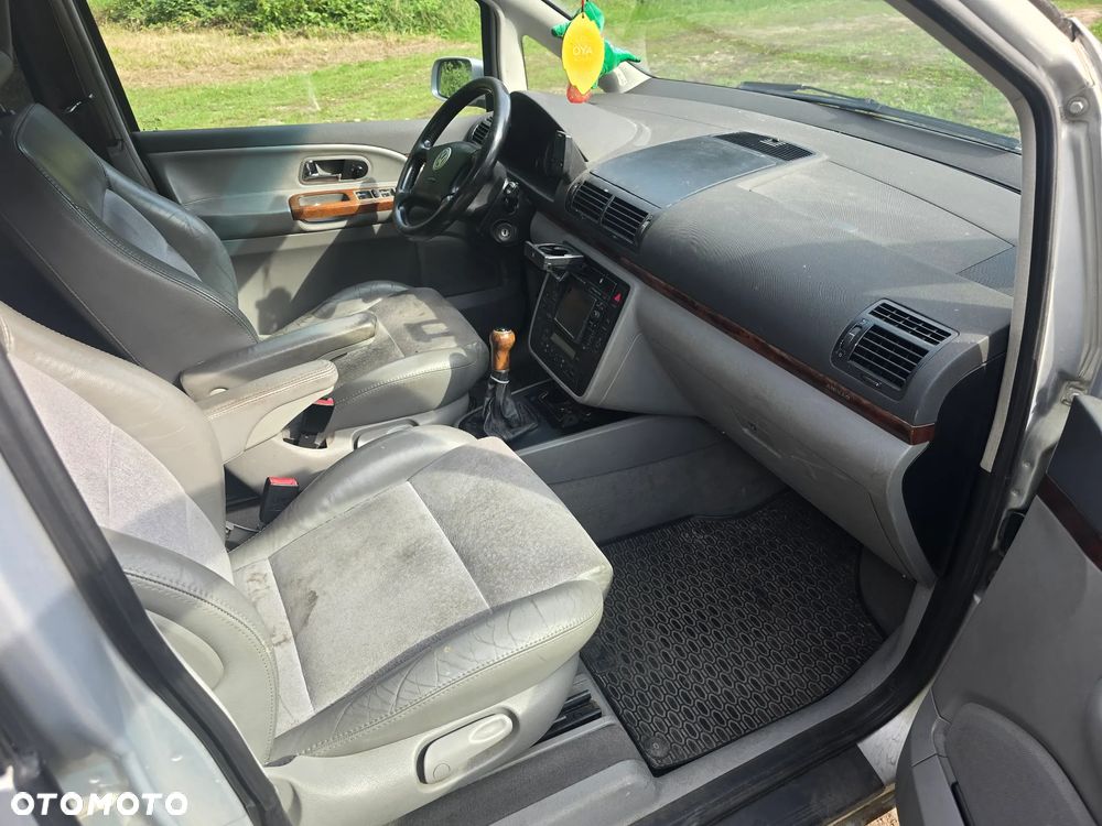 Volkswagen Sharan 1.9 TDI Highline - 17