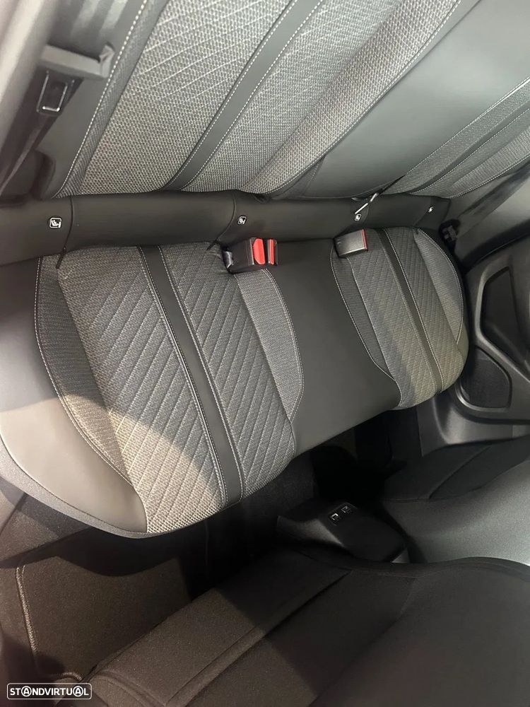 Peugeot 208 1.2 Hybrid Allure e-DCS6 - 14