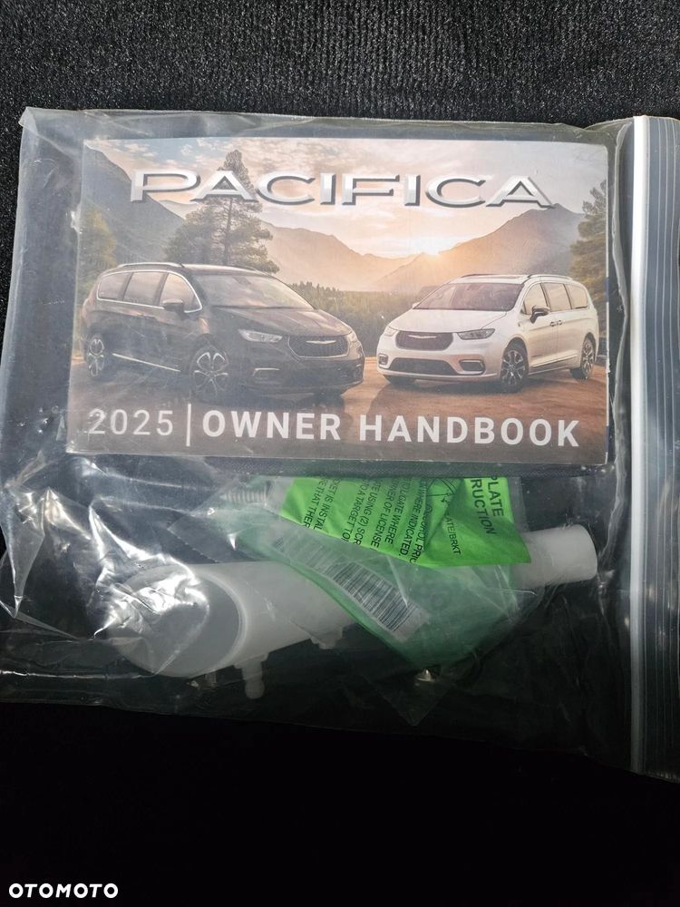 Chrysler Pacifica - 22