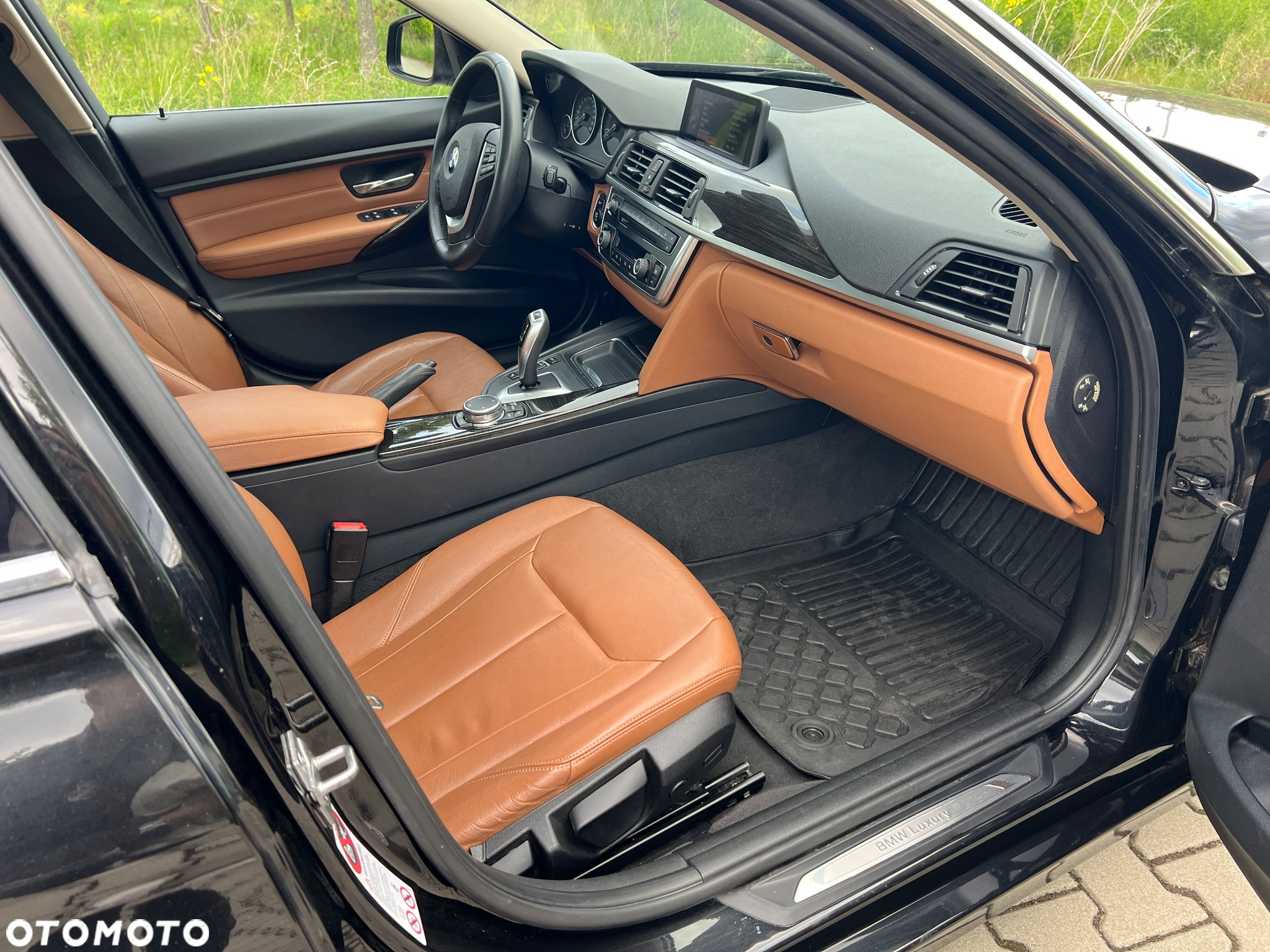 BMW Seria 3 318d Touring Luxury Line - 25