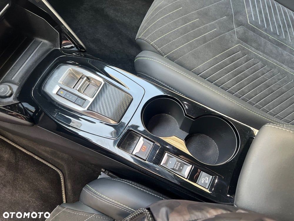 Peugeot 2008 1.2 PureTech GT Line S&S EAT8 - 17