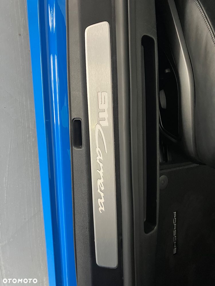 Porsche 911 Carrera - 15
