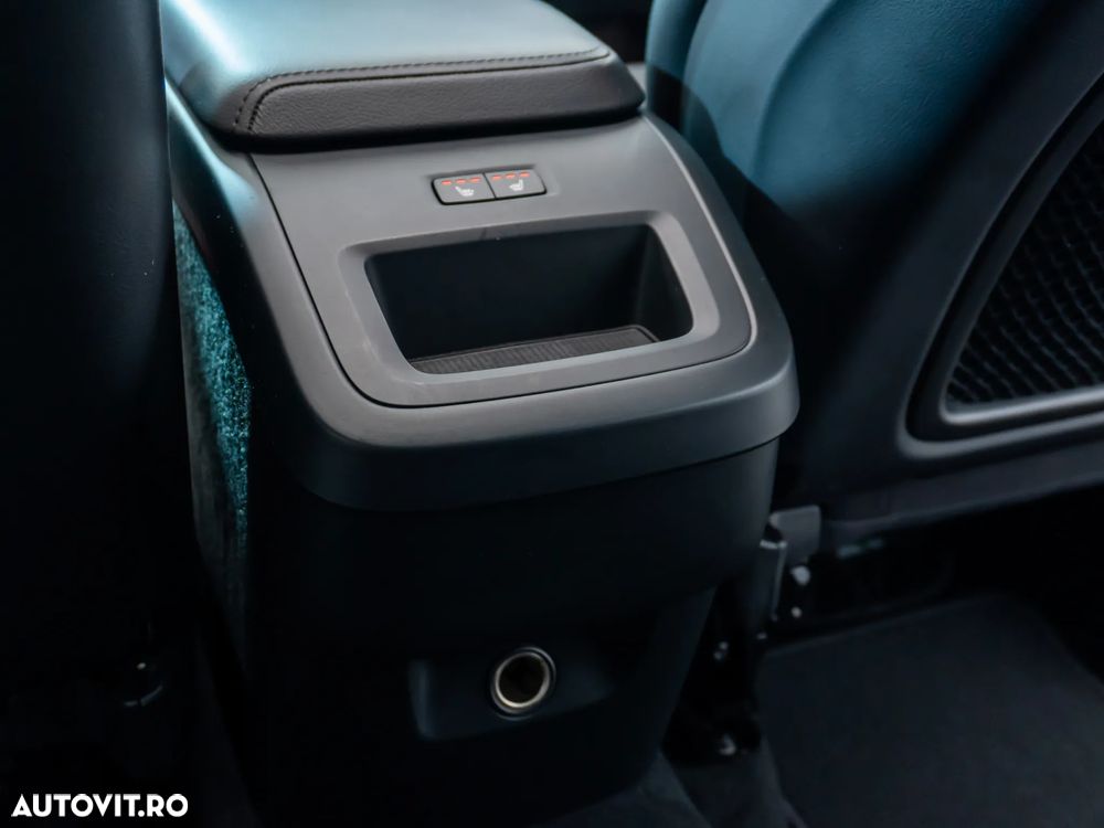 Volvo XC 60 B4 D AWD Geartronic Momentum Pro - 24