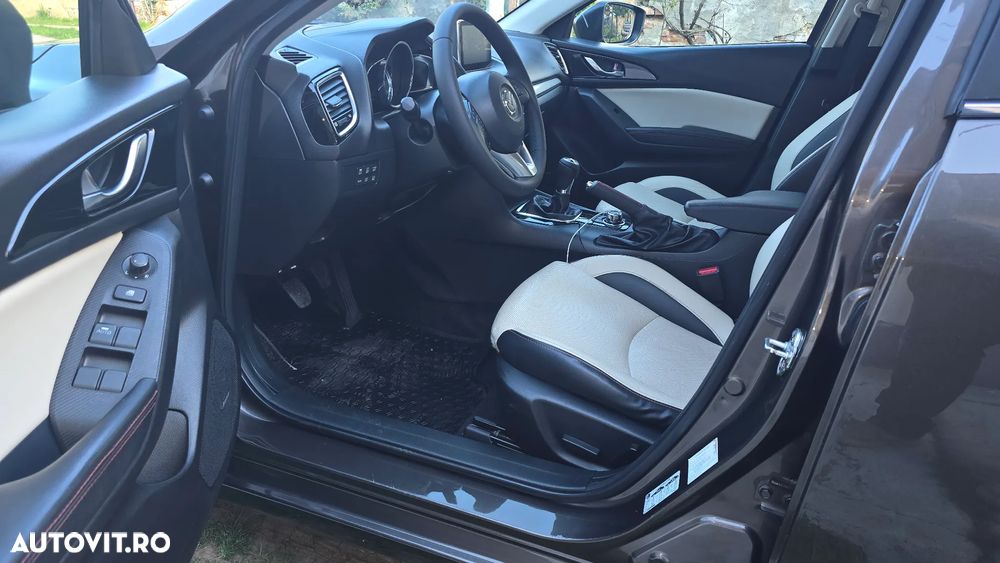 Mazda 3 G165 Revolution Top - 13