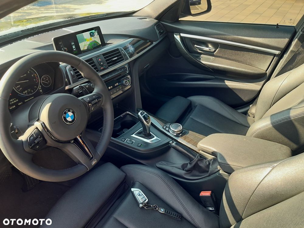 BMW Seria 3 330i - 15