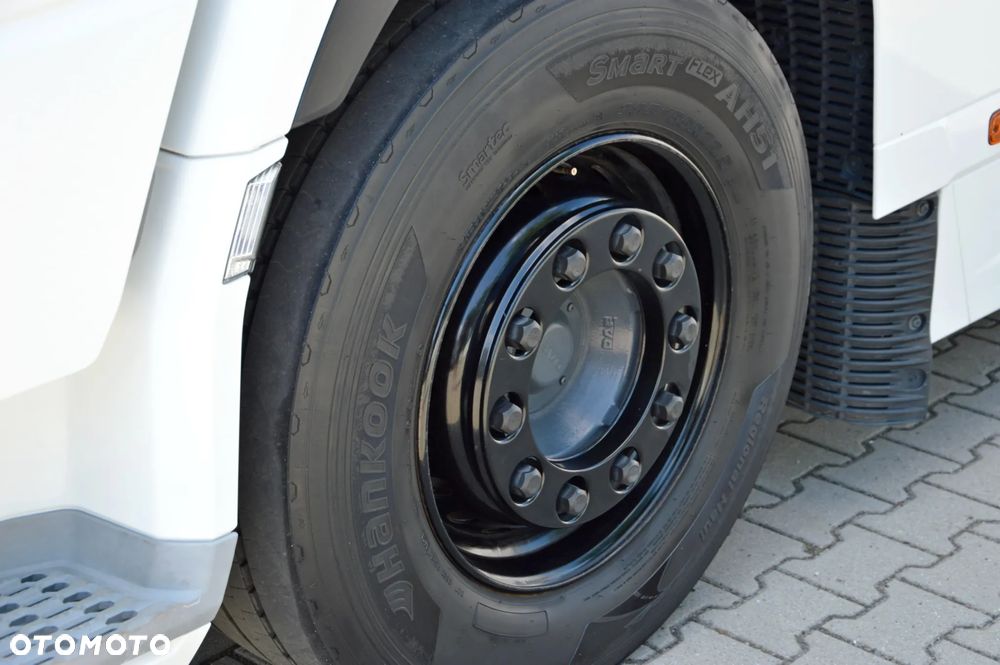 DAF XG+ 530 / ZF INTARDER / ALCANTARA /KLIMA POST. / FULL LED / PNEUMATYCZNY FOTEL PASAŻERA / WENT. FOTEL! - 24