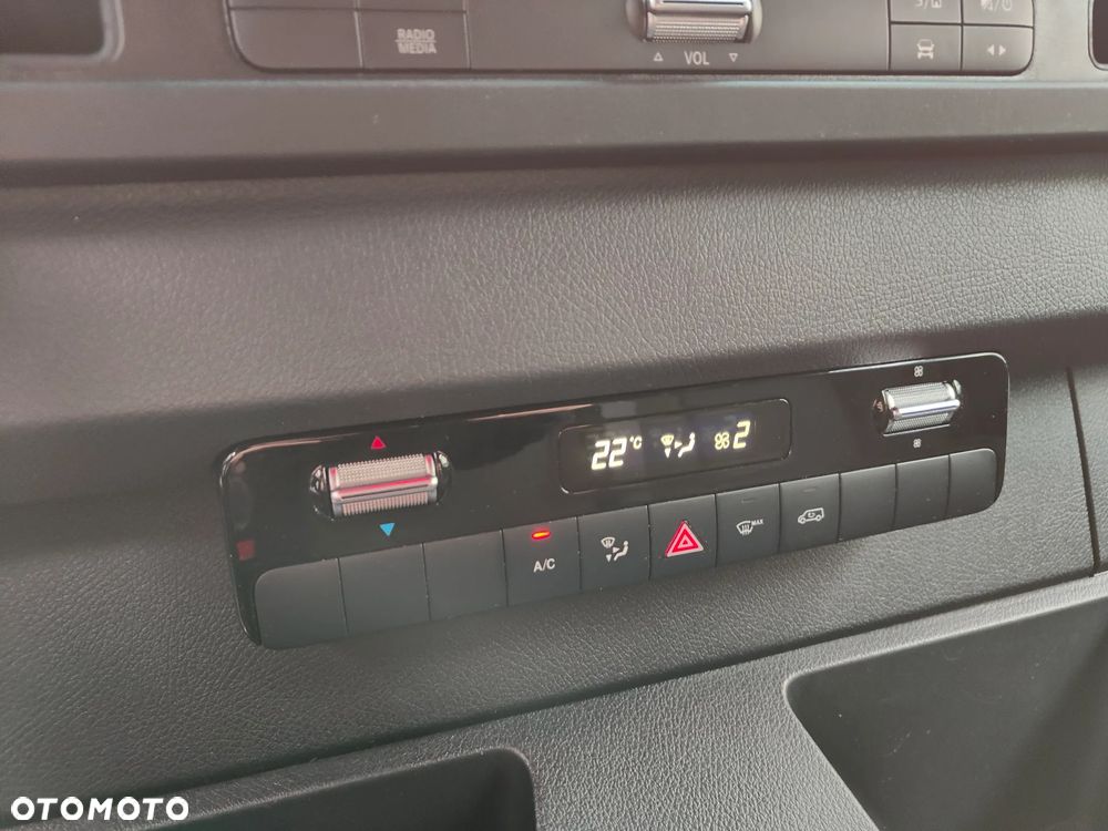 Mercedes-Benz SPRINTER 907 - 16