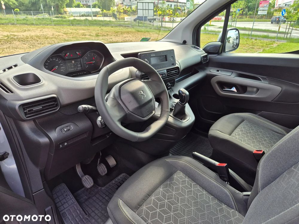 Peugeot Rifter - 8