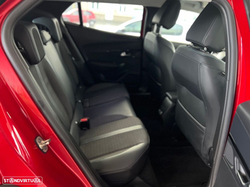 Peugeot 2008 1.5 BlueHDi Allure Pack - 22