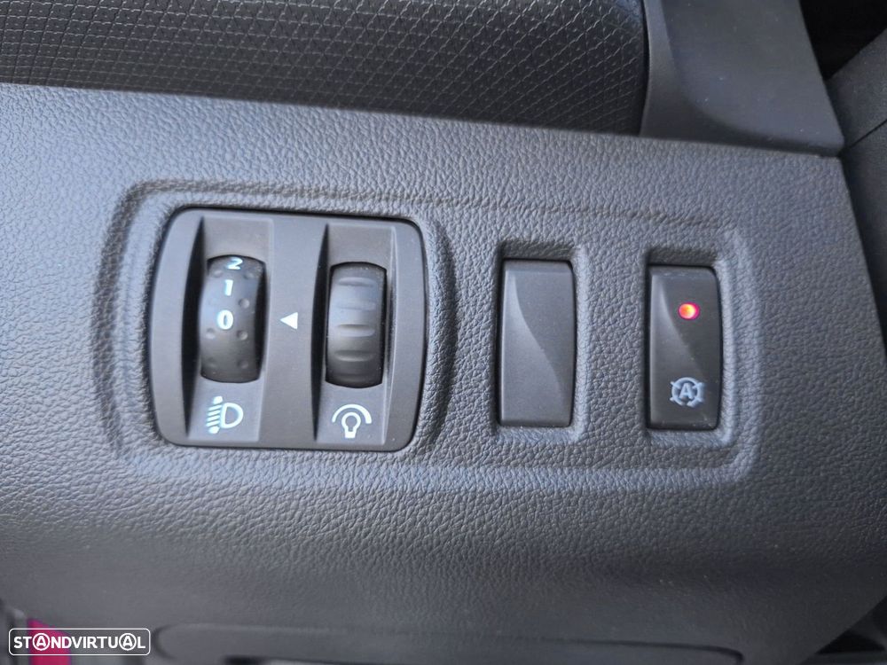 Renault Clio 0.9 TCe Limited Edition - 19