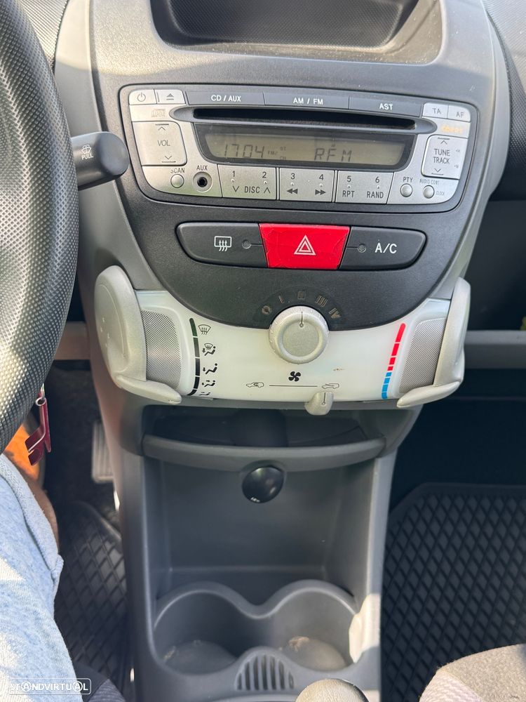 Toyota Aygo 1.0 + AC - 7