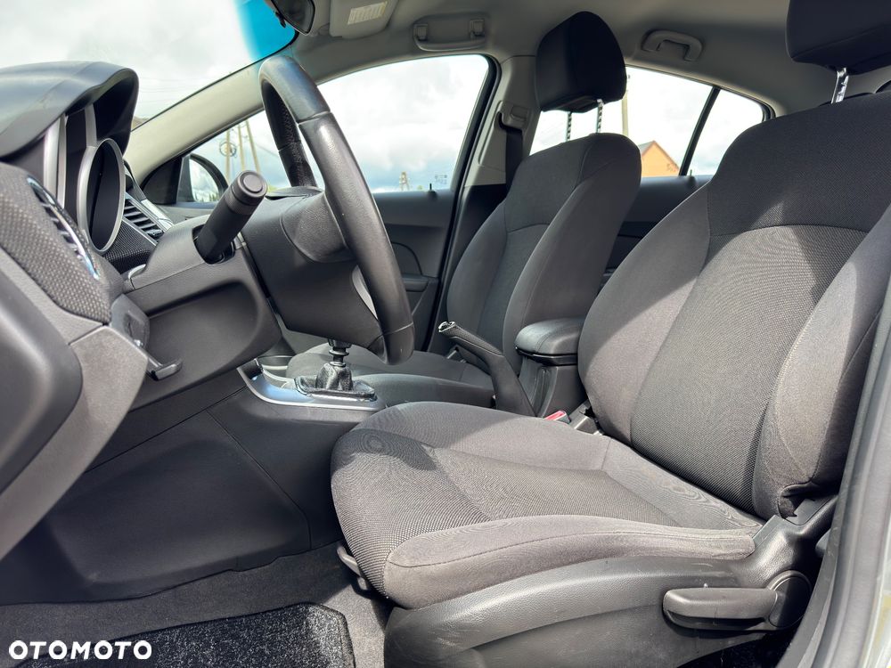 Chevrolet Cruze 1.6 LT+ - 16