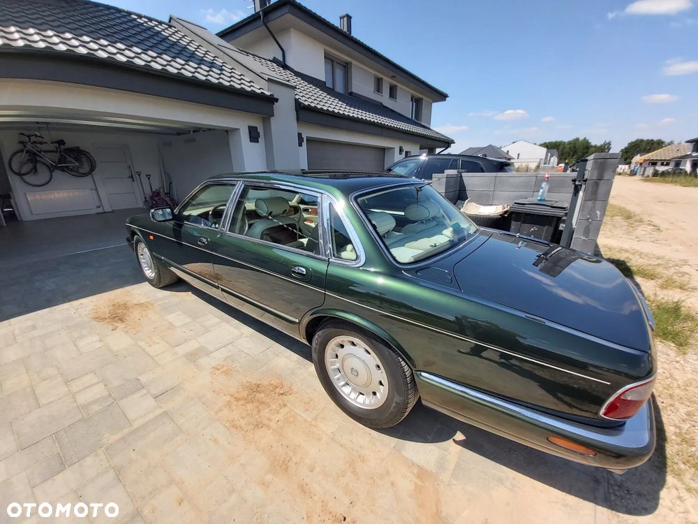 Jaguar Daimler S8 - 25