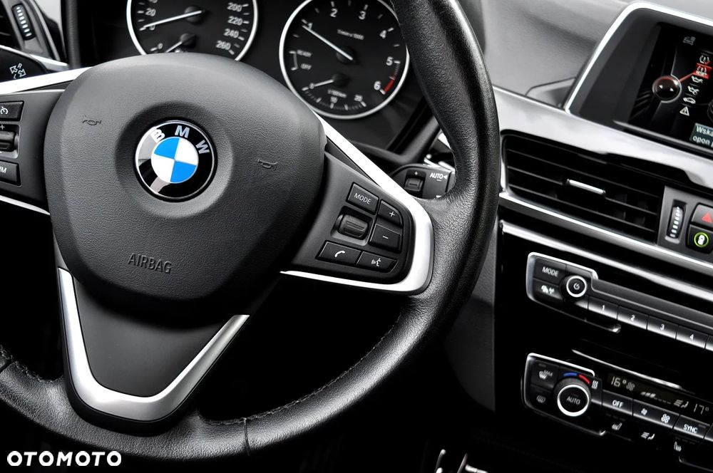 BMW X1 sDrive18d Sport Line - 35