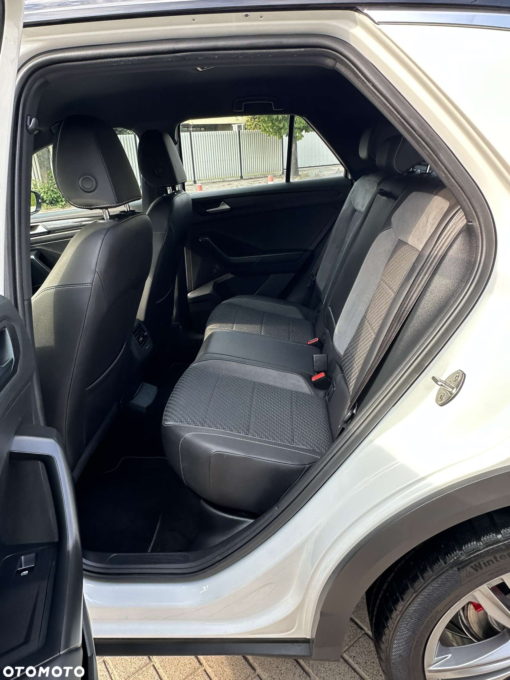 Volkswagen T-Roc - 11