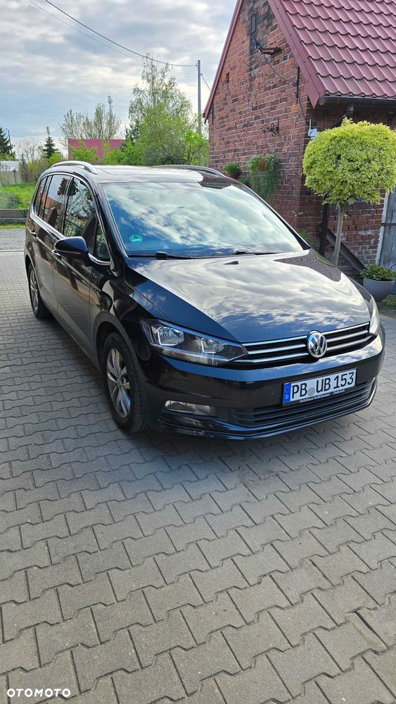 Volkswagen Touran - 1