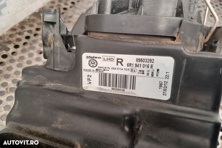 Far dreapta 6R1941016E CU DEFECT Volkswagen VW Polo 5 6R [2009 - 2015 - 4