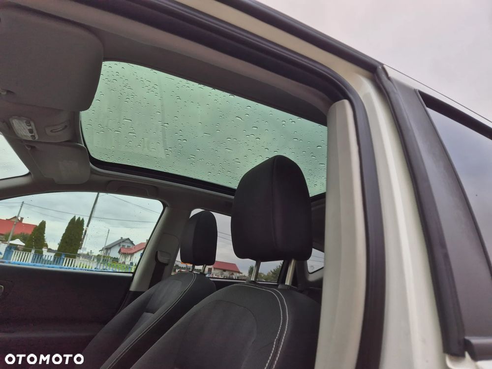 Nissan Qashqai 1.6 dCi TEKNA+ - 8