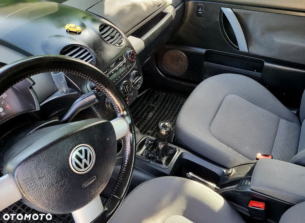 Volkswagen New Beetle - 3