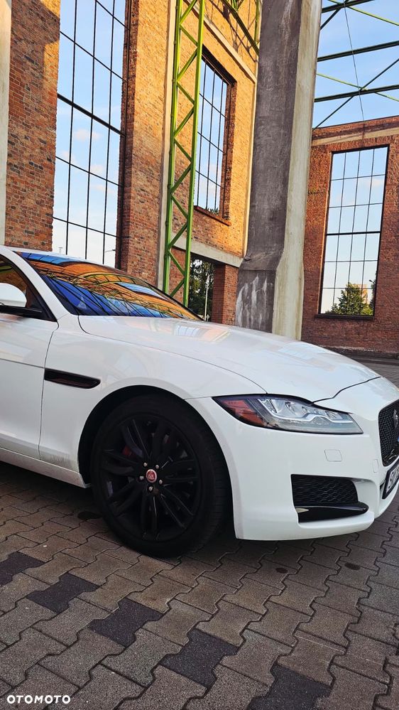Jaguar XF 2.0 T Prestige - 5