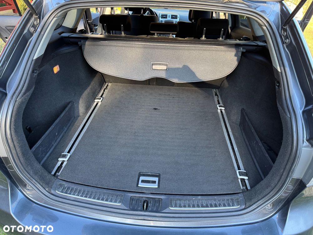 Toyota Avensis 2.0 D-4D - 28