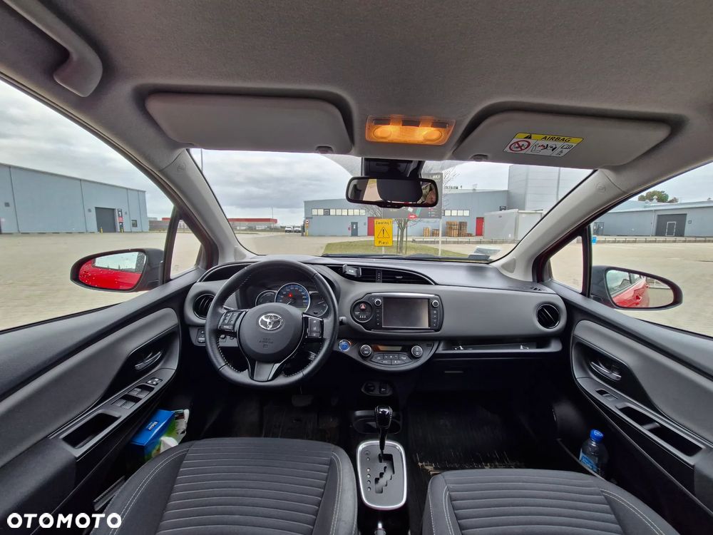 Toyota Yaris Hybrid 100 Active EU6 - 7