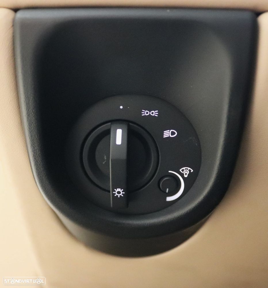 Aston Martin Vantage Coupe V8 Sportshift - 25