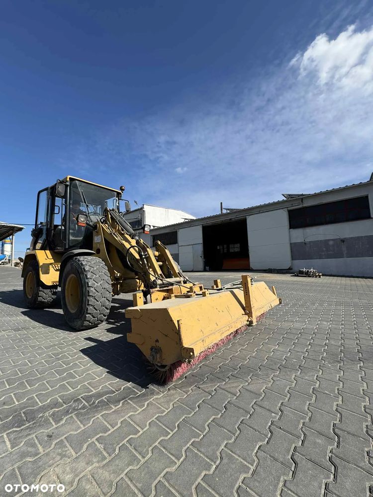 Caterpillar 908 - 8
