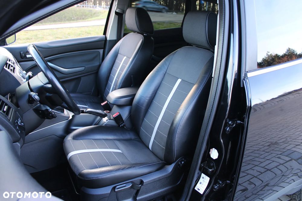 Ford Kuga 2.0 TDCi 2x4 Titanium - 24