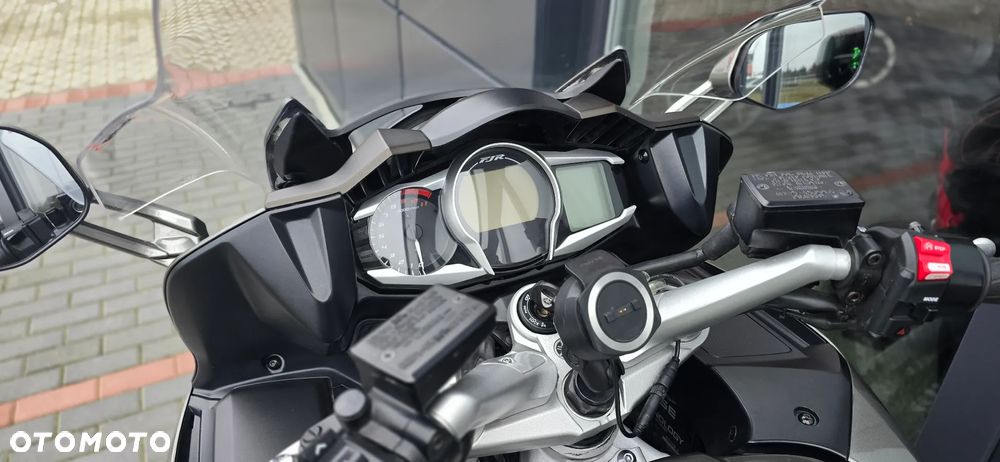 Yamaha FJR - 31