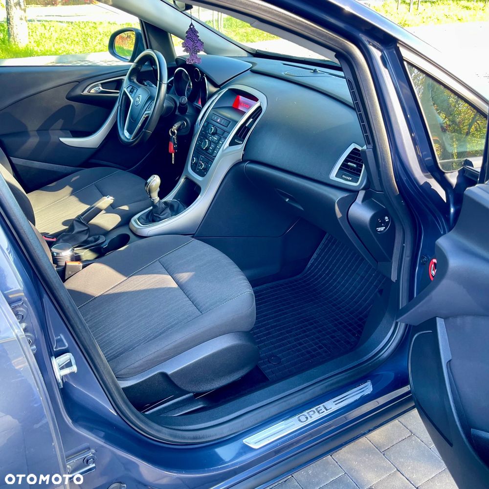 Opel Astra 1.4 T Essentia - 25