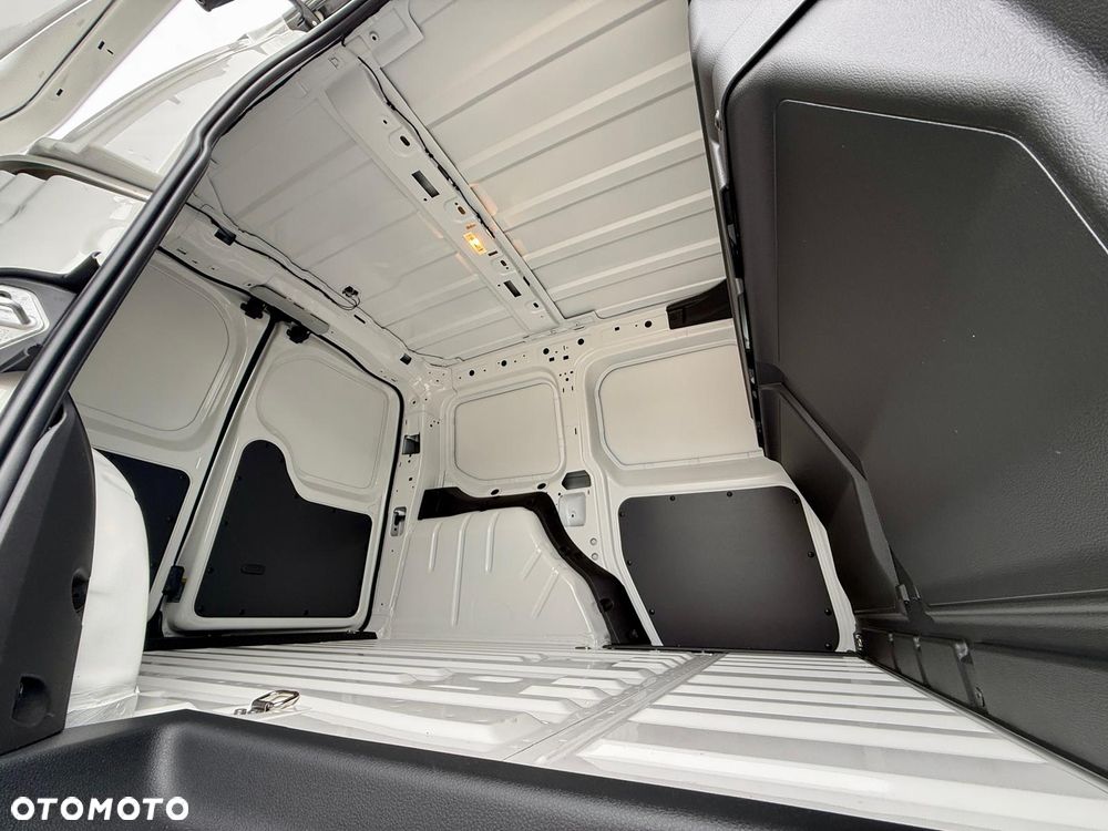 Volkswagen Caddy - 27