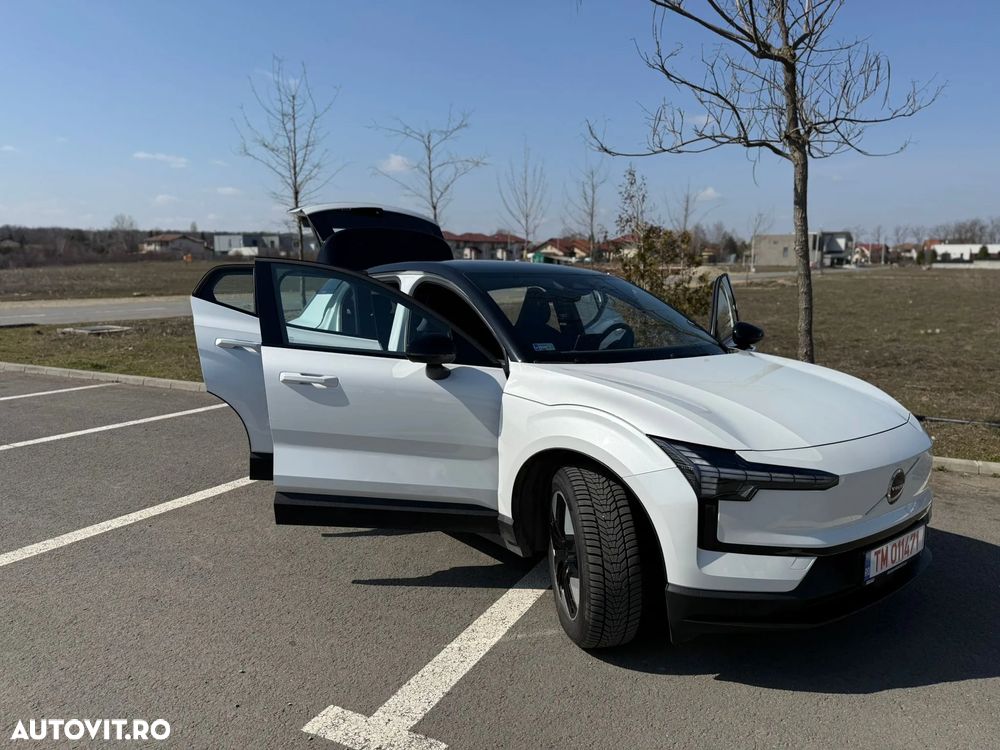 Volvo EX30 Single Motor RWD Plus - 18