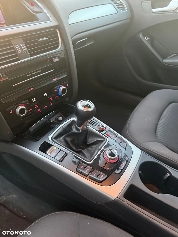 Audi A4 Avant 2.0 TDI - 10