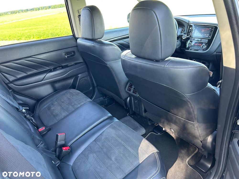 Mitsubishi Outlander - 14