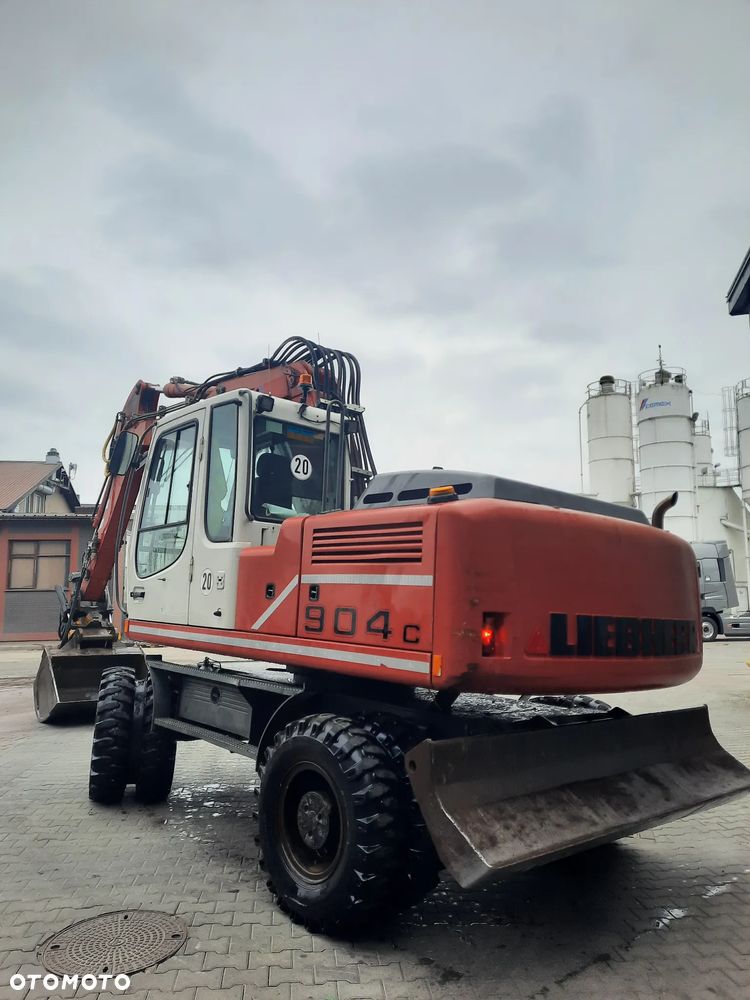 Liebherr 904C - 8