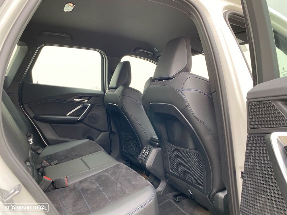 BMW iX1 xDrive30 Pack Desportivo M - 16