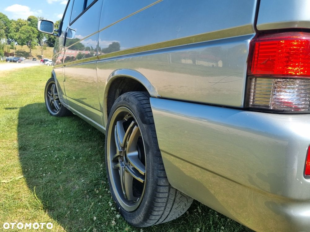 Volkswagen Multivan - 2