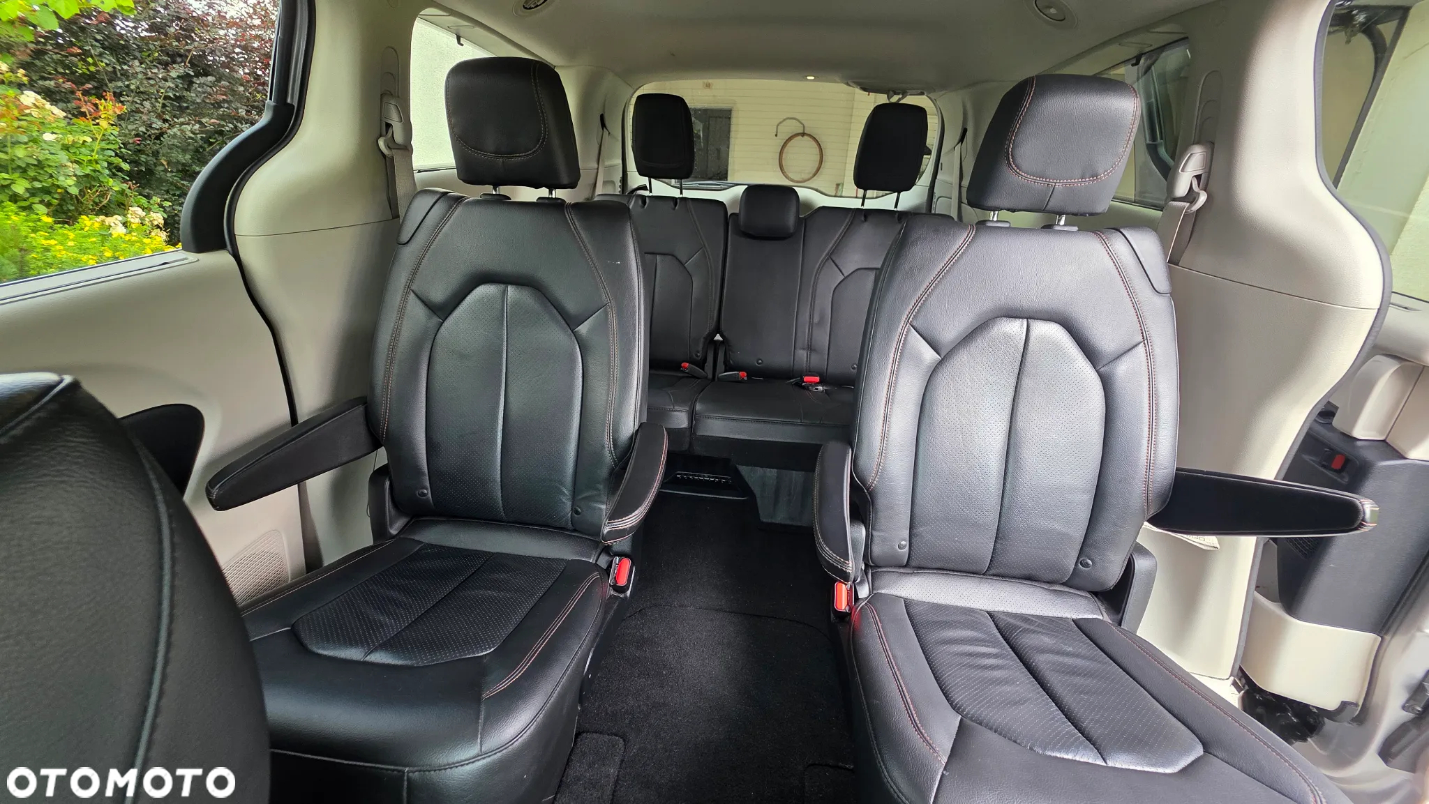 Chrysler Pacifica - 13
