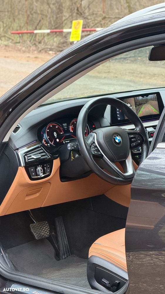 BMW Seria 5 525d Aut. Luxury Line - 11